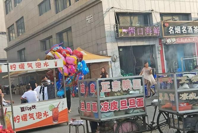 商场的美食城档口干什么好