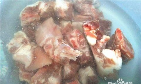 做红烧肉焯水开大火吗