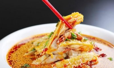 ​口水鸡是什么地方的菜，口水鸡和白斩鸡到底有什么区别？哪一道做法鸡肉吃着更