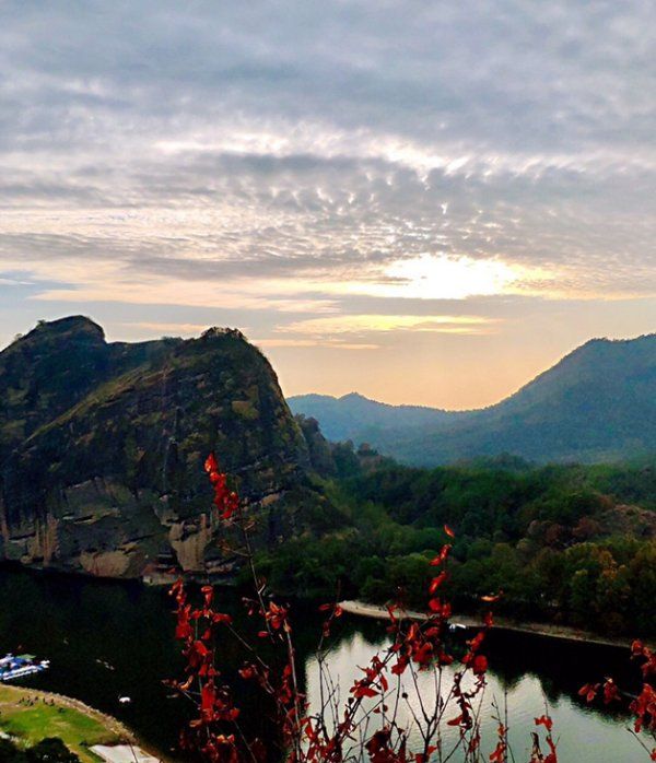 道教龙虎山在哪里,江西龙虎山在哪个位置图1
