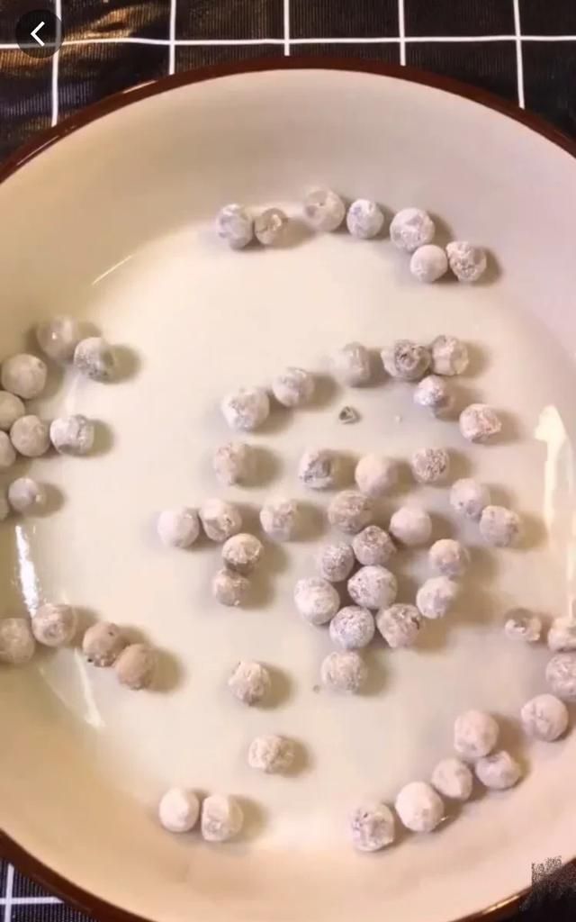 珍珠奶茶的珍珠怎么做，都说珍珠奶茶的珍珠Q弹的不像话，那珍珠到底是怎么做的？图8