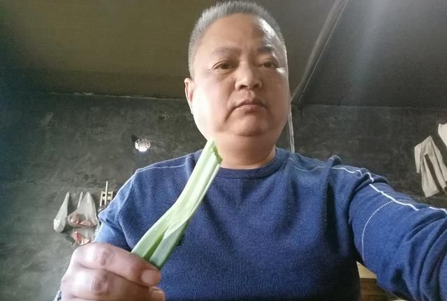 胡萝卜能不能生着吃,生吃山芋,生吃胡萝卜,还有哪些蔬菜可以生吃呢?图2