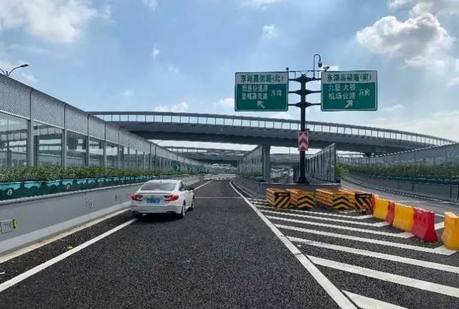 新交通法规中城市快速路指的是什么车道