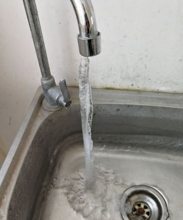 我家水管被冻了,没水用怎么办
