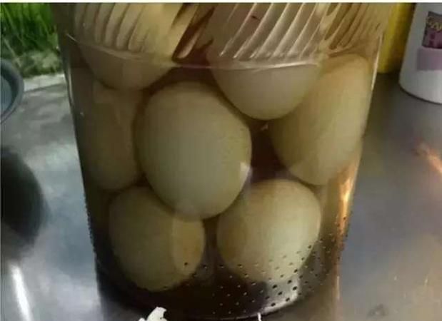 干腌鸭蛋出油的方法