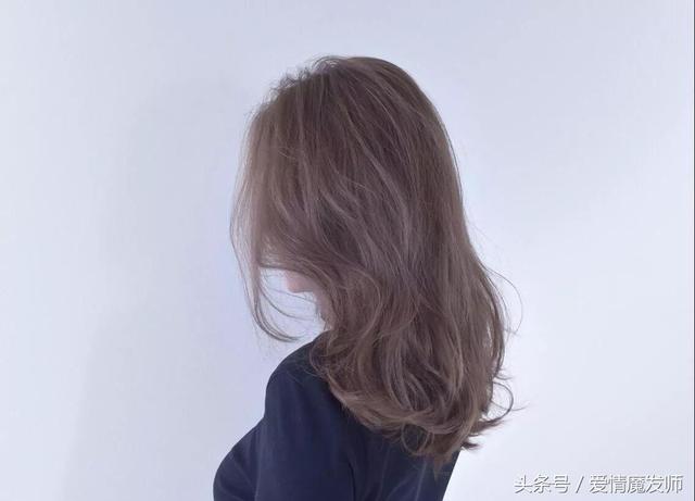 中长卷发这么烫才好看（今年发型这样烫）(11)