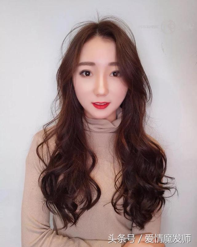 中长卷发这么烫才好看（今年发型这样烫）(28)