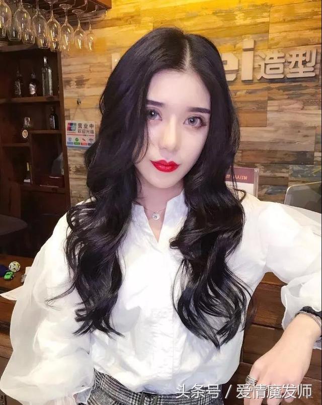 中长卷发这么烫才好看（今年发型这样烫）(27)