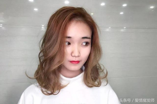 中长卷发这么烫才好看（今年发型这样烫）(15)