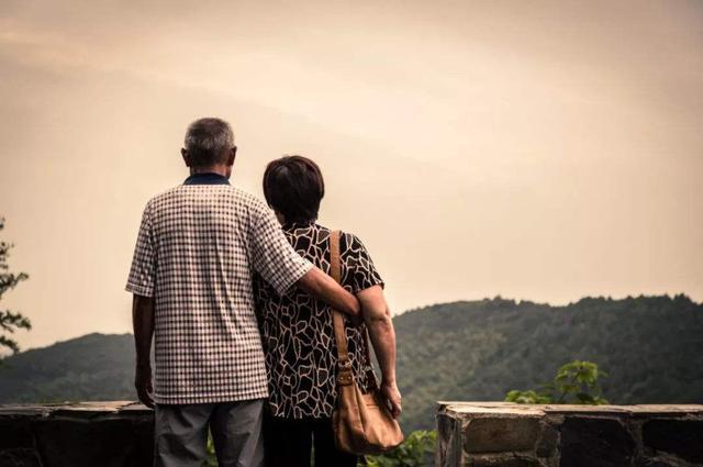 死后能找到阴间亲人吗（死后能看见阳间的亲人吗）(7)