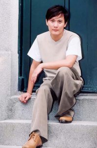​张信哲为什么还单身（歌手张信哲为什么不结婚）