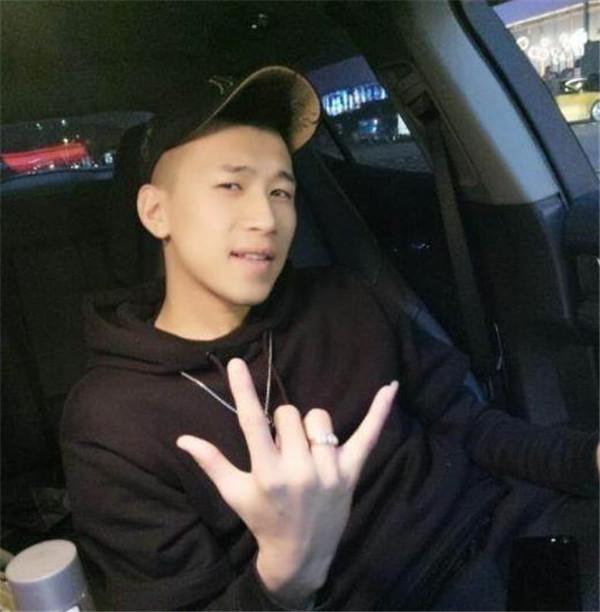 二驴说天佑在快手开直播(一场直播收入上百万)(1)