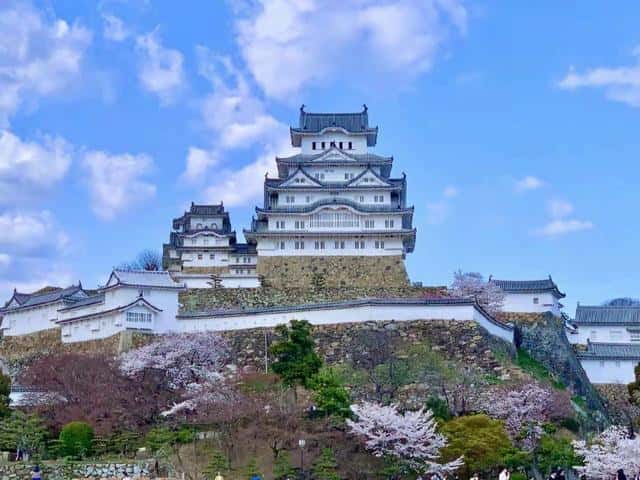 日本明治维新的背景,内容,影响（明治维新的内容和影响）