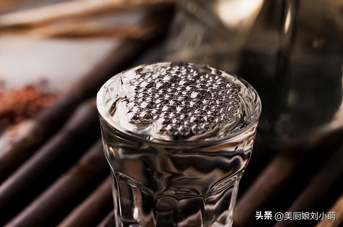 山西竹叶青酒喝了好吗（竹叶青酒一般人喝不了）