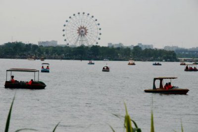​广州白云湖公园(广州白云湖附近新楼盘)