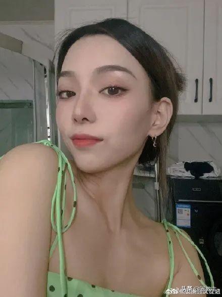 孟美岐最近绯闻（女爱豆孟美岐失格的后果）(9)