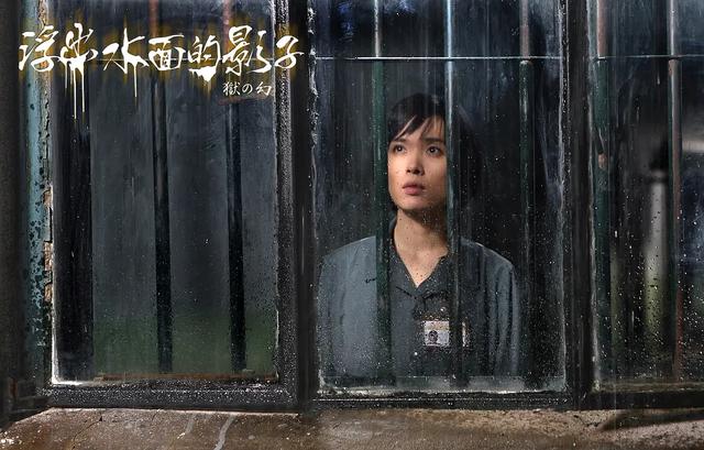 靳东和李佳亲密照（李佳晒头盔照力挺丈夫万里骑行）(8)