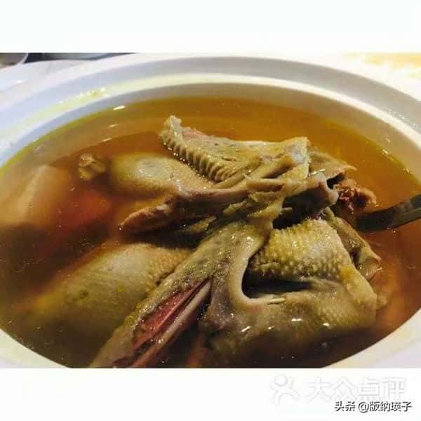 鸭肉炖汤放什么好吃（清炖鸭汤怎么炖好喝）