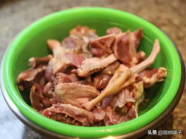 鸭肉炖汤放什么好吃（清炖鸭汤怎么炖好喝）