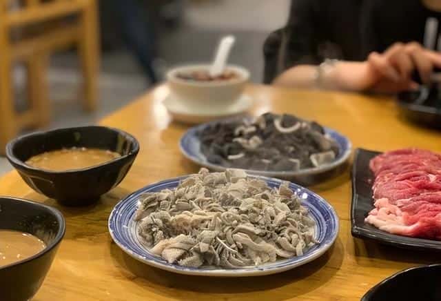 老北京水爆肚是牛的还是羊的（爆肚是羊肚还是牛肚）
