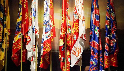 ​清朝上三旗和下五旗有关姓氏（清朝上三旗和下五旗的区别）
