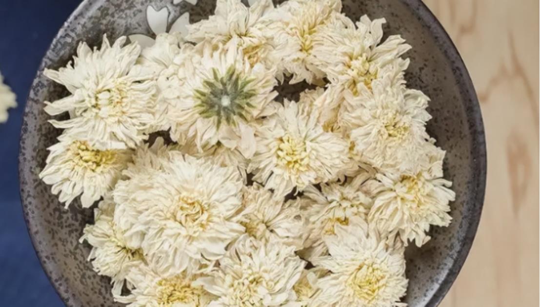 泡茶用那种菊花（泡菊花茶用哪种菊花好喝一点）