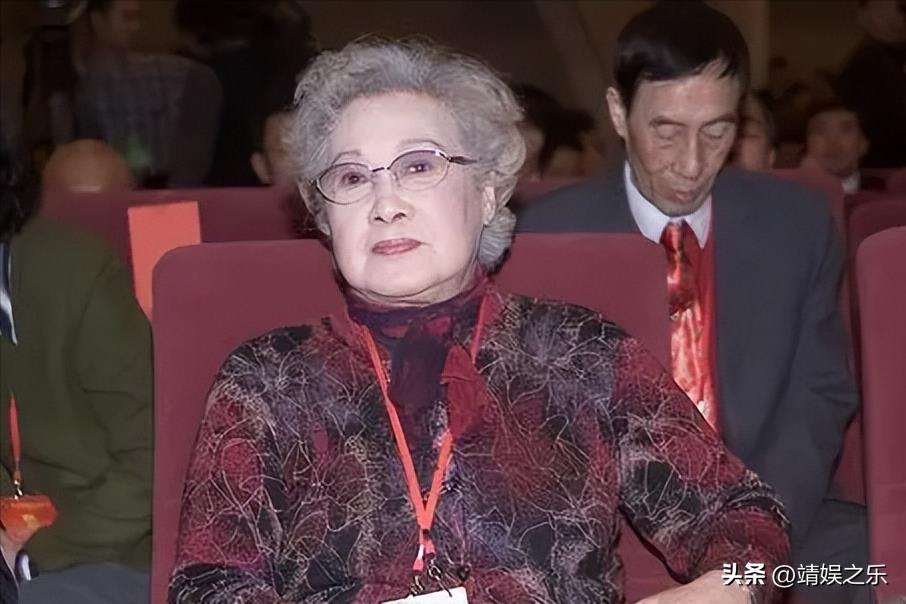 老演员秦怡的简历（演员秦怡儿子什么病）