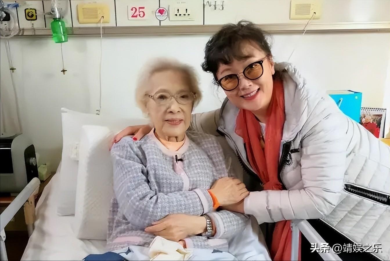 老演员秦怡的简历（演员秦怡儿子什么病）