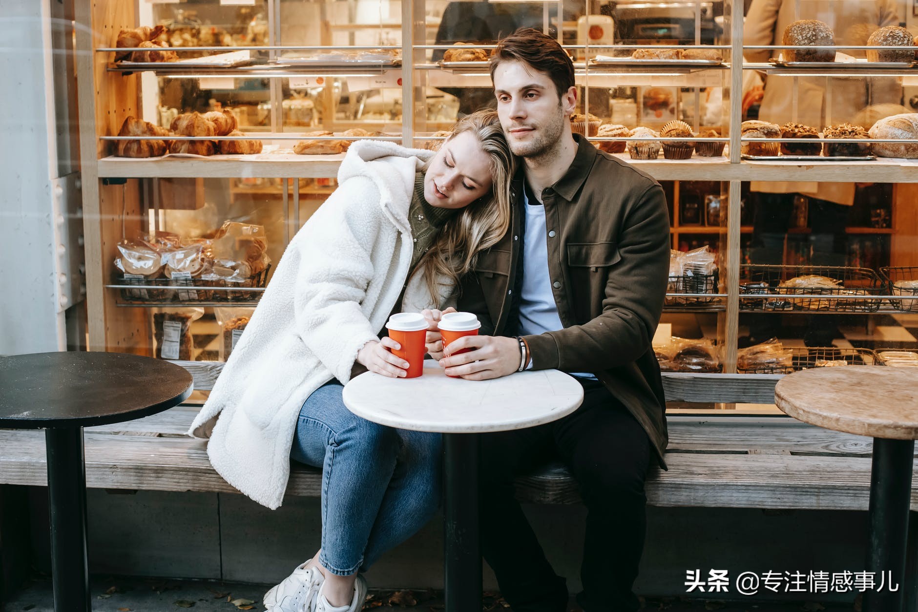 老公长期出轨一个女人（男人外面有女人聪明老婆怎么做）