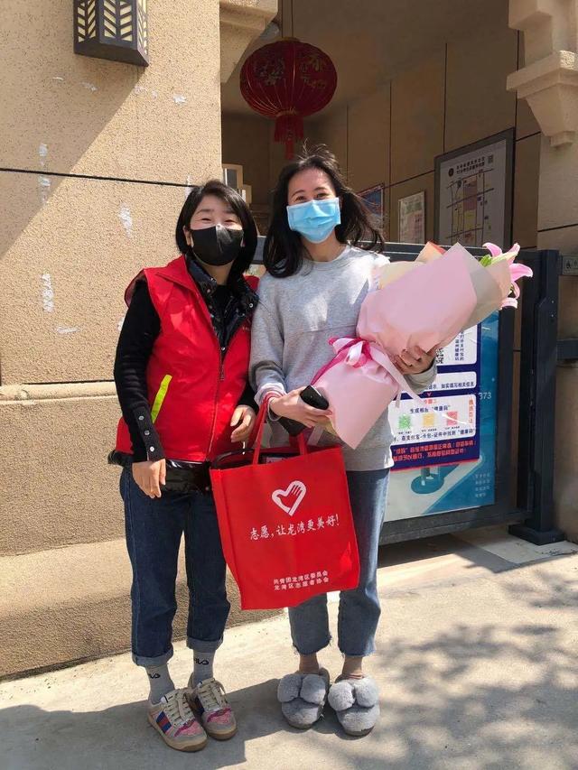 3月5日学雷锋纪念日内容（今天向龙湾的雷锋）(4)