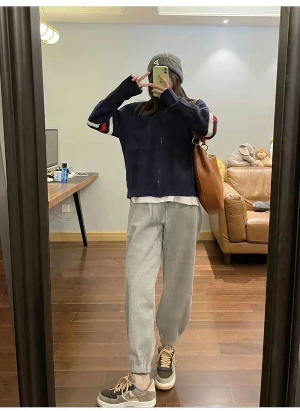 灰色裤子适合搭配什么上衣（深灰色裤子配什么颜色上衣好看）