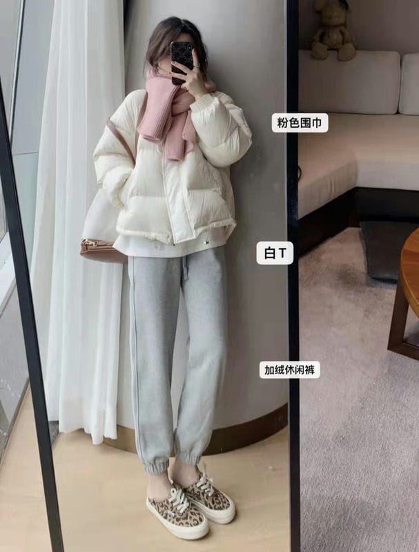 灰色裤子适合搭配什么上衣（深灰色裤子配什么颜色上衣好看）