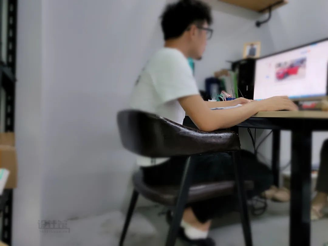 书桌尺寸标准高度一般是多少-（书桌的高度一般是多少厘米）