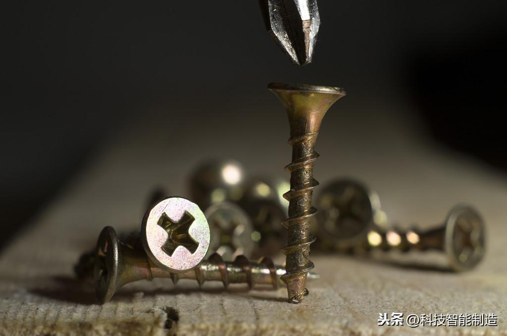 螺丝为什么顺时针变紧（拧螺丝是顺时针还是逆时针）