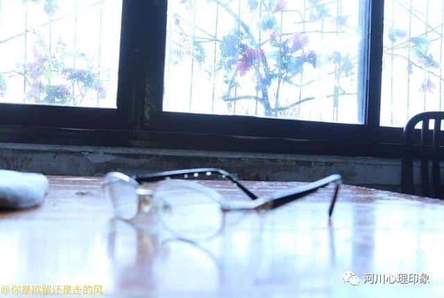梦见家中有鬼魂(梦到家里有鬼是什么征兆)