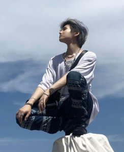 ​彭晓冉整容前后照片对比（韩国男星晒整容前后对比）