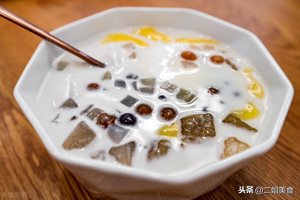 椰果是什么做的(椰果是天然的还是人造的)