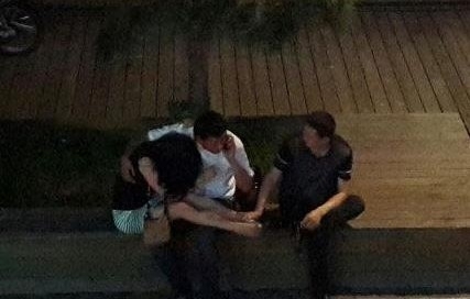 青岛女子醉酒遭性侵,疑被路人当街轮流猥亵图片视频曝光