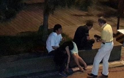青岛女子醉酒遭性侵,疑被路人当街轮流猥亵图片视频曝光