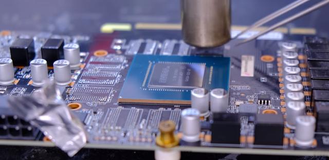 显卡rtx3070相当于什么水平(大神动手升级RTX3070的显存)(4)