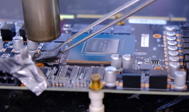 显卡rtx3070相当于什么水平(大神动手升级RTX3070的显存)(3)