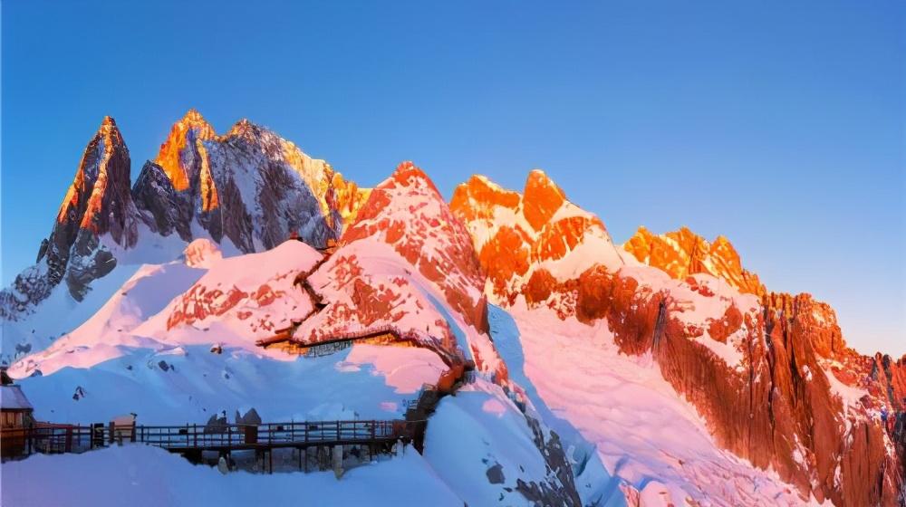玉龙雪山海拔多高(玉龙雪山有高原反应吗)