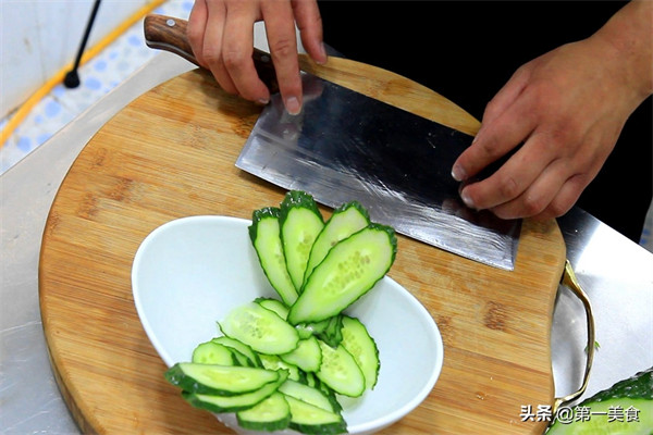 煮鸡蛋几分钟好(正确的煮鸡蛋方法8分钟)