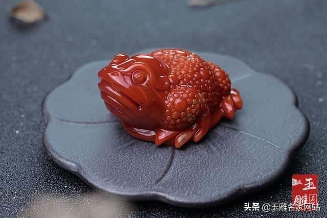 金蟾适合佩戴吗(6种人千万不能带个金蟾)