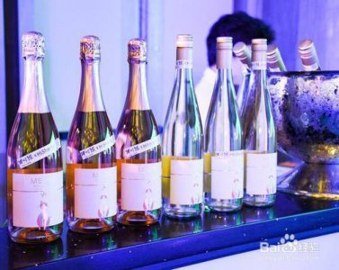​女生怎么推酒？推酒的技巧和成功案例