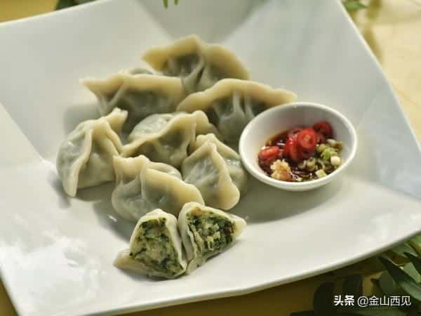 15个韭菜鸡蛋饺子的热量(10个饺子热量)