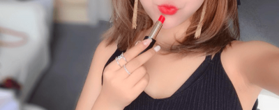 白皮肤适合什么颜色的口红