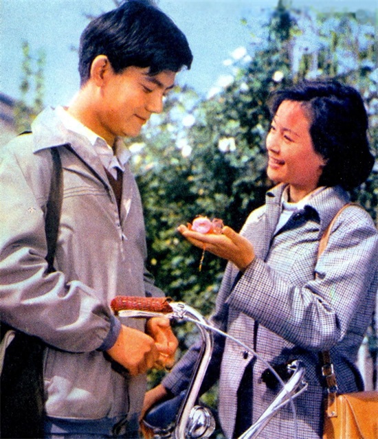 当年四冠王张瑜61岁风范犹存,忘不掉庐山恋情,听不够美妙知音