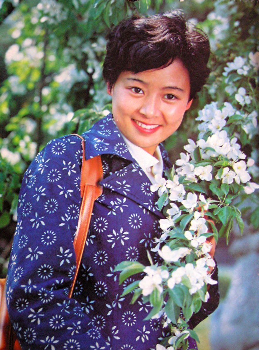 当年四冠王张瑜61岁风范犹存,忘不掉庐山恋情,听不够美妙知音