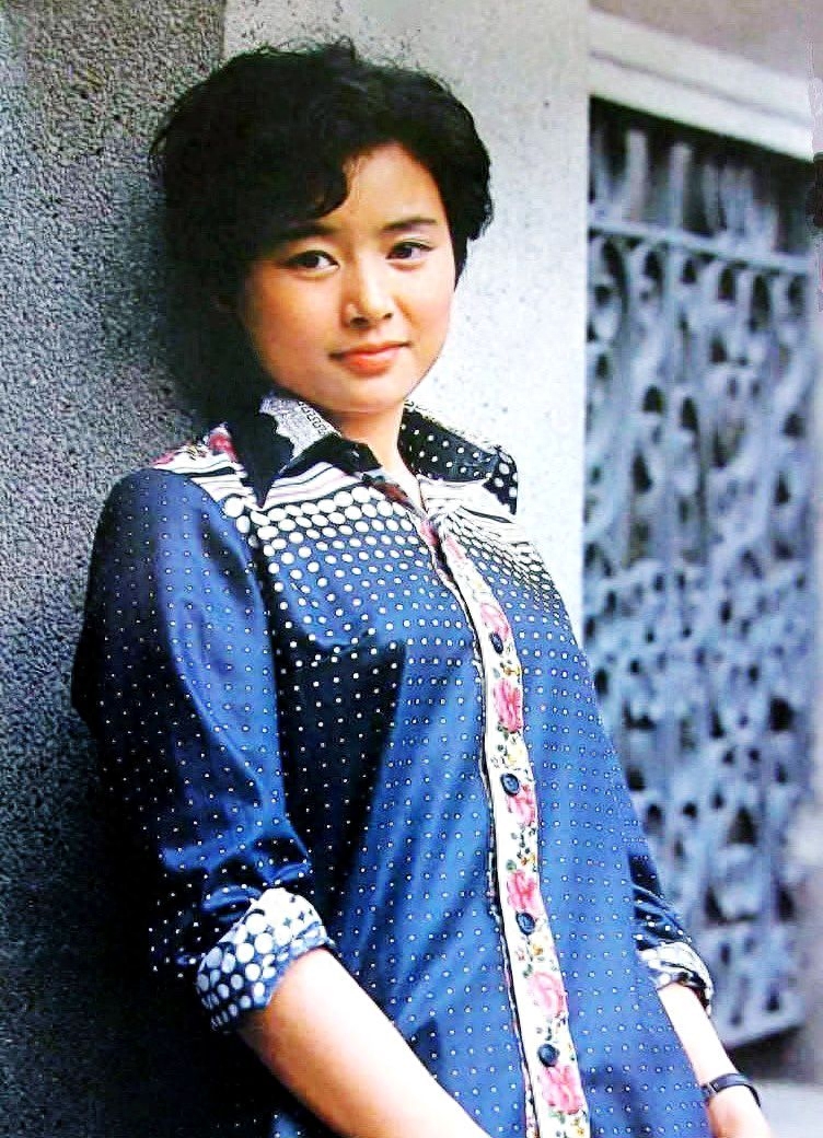 当年四冠王张瑜61岁风范犹存,忘不掉庐山恋情,听不够美妙知音